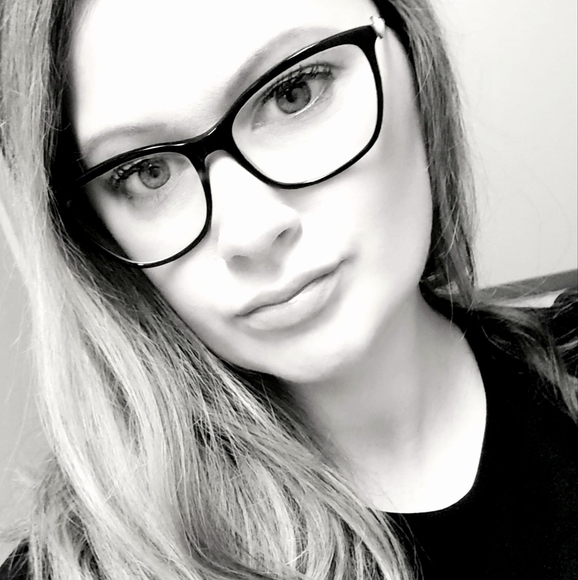 Meet your Posher, Paula - Picture 1 of 1